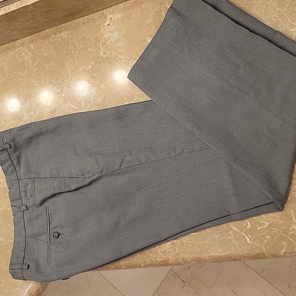 Hagar Men's Gray Twill Dress Slacks, 33x32 - Picture 2 of 16